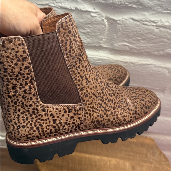 Madewell Leopard Print Ankle Boots (size 9) - Picture 5 of 17